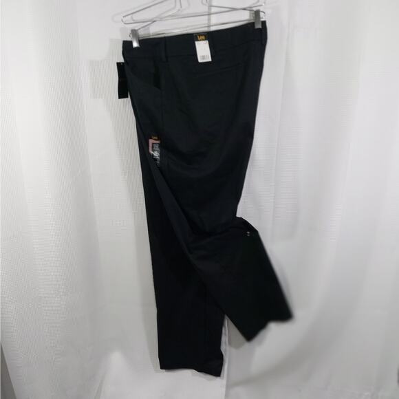 NWT! LEE! BLACK STRAIGHT LEG, MID-RISE CLASSIC WRINKLE FREE PANTS! SZ 24W - Picture 2 of 11